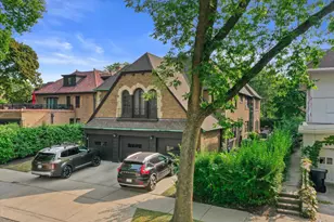 2835 N Lake Dr, Milwaukee, WI 53211 - Photo 29