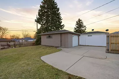 1521  Illinois St, Racine, WI 53405 - Photo 19