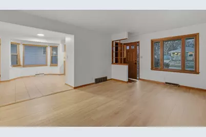 1521  Illinois St, Racine, WI 53405 - Photo 7