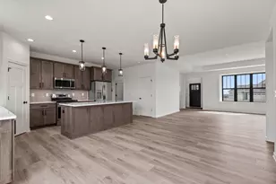 804 Viewpoint Ave, Waukesha, WI 53188 - Photo 9