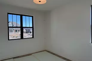804 Viewpoint Ave, Waukesha, WI 53188 - Photo 9