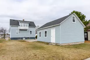 1401 S 31st St, Manitowoc, WI 54220 - Photo 17