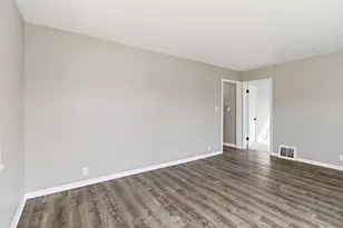 4076 N 93rd St, Wauwatosa, WI 53222 - Photo 13