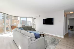 1660 N Prospect Ave, Milwaukee, WI 53202 - Photo 9