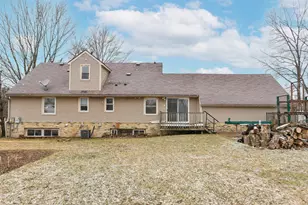 9335 W County Line Rd, Milwaukee, WI 53224 - Photo 23