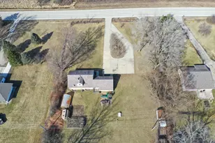 9335 W County Line Rd, Milwaukee, WI 53224 - Photo 31