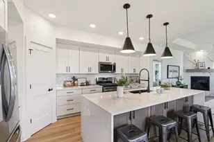 2116 Bluestem Dr, Waukesha, WI 53188 - Photo 9