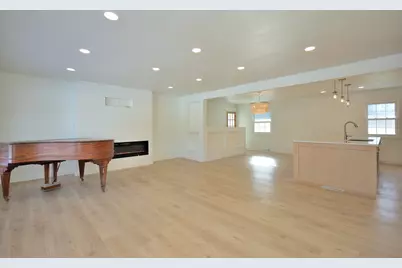 2106  Murphy Woods Rd, Beloit, WI 53511 - Photo 5