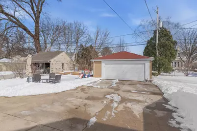 2416 N 91st St, Wauwatosa, WI 53226 - Photo 25