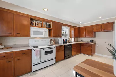 2416 N 91st St, Wauwatosa, WI 53226 - Photo 9