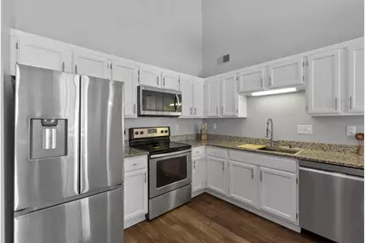 9374 W Loomis Rd #4, Franklin, WI 53132 - Photo 9