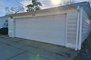 2470 S 62nd St, West Allis, WI 53219 - Photo 25