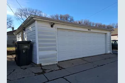 2470 S 62nd St, West Allis, WI 53219 - Photo 3
