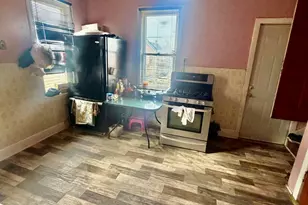 2415 S 9th St, Milwaukee, WI 53215 - Photo 9