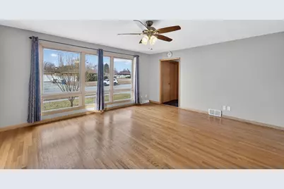 807  79th St, Kenosha, WI 53143 - Photo 5