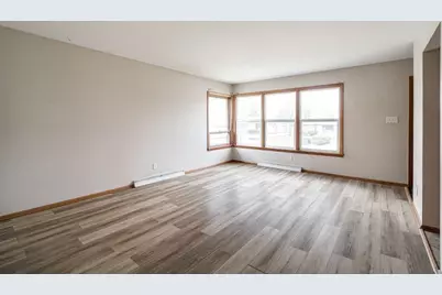 10915 W Harvard Ln, Wauwatosa, WI 53226 - Photo 3