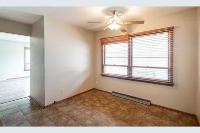 10915 W Harvard Ln, Wauwatosa, WI 53226 - Photo 7