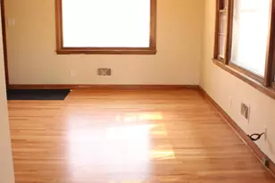 4961 S 92nd St, Greenfield, WI 53228 - Photo 3