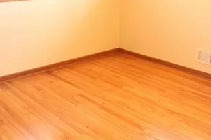 4961 S 92nd St, Greenfield, WI 53228 - Photo 7