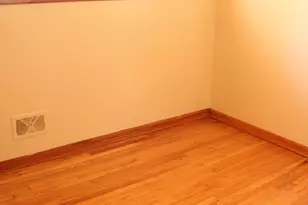 4961 S 92nd St, Greenfield, WI 53228 - Photo 9