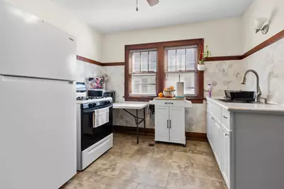 3709 W Miller Ln, Milwaukee, WI 53208 - Photo 5