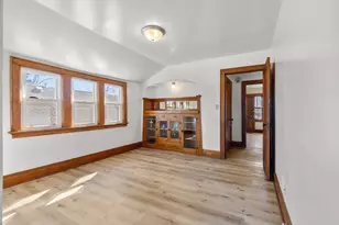 3709 W Miller Ln, Milwaukee, WI 53208 - Photo 17