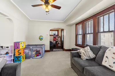 3709 W Miller Ln, Milwaukee, WI 53208 - Photo 9