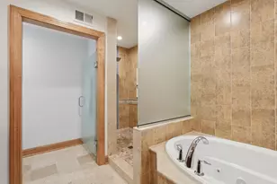 102 N Water St, Milwaukee, WI 53202 - Photo 31