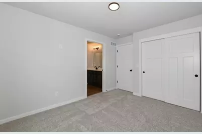 9546 S Bergamont Dr, Franklin, WI 53132 - Photo 41