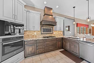 W3730 Decora Rd, Hubbard, WI 53032 - Photo 9