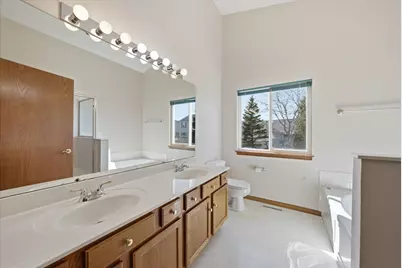 2050  Blackfoot Ave, Grafton, WI 53024 - Photo 17