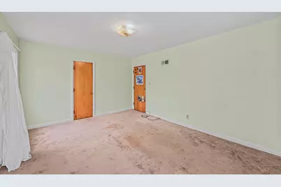 7009  Wellauer Dr, Wauwatosa, WI 53213 - Photo 15