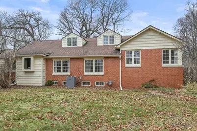 7009  Wellauer Dr, Wauwatosa, WI 53213 - Photo 27