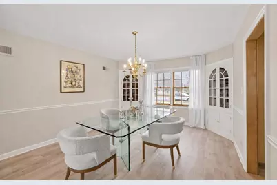 7009  Wellauer Dr, Wauwatosa, WI 53213 - Photo 31