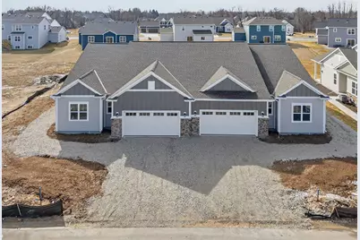 845  Stirling Dr #Bldg 23, Unit 46, Oconomowoc, WI 53066 - Photo 3