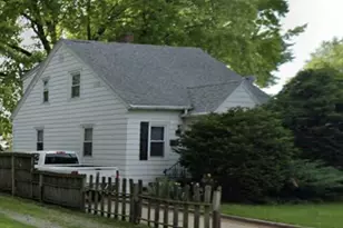 1221 Evans St, Oshkosh, WI 54901 - Photo 1