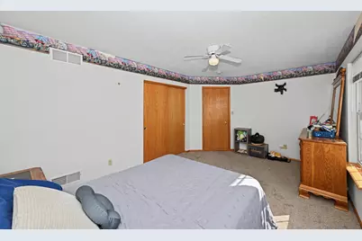 5730  Eagle Point Dr, Racine, WI 53406 - Photo 29