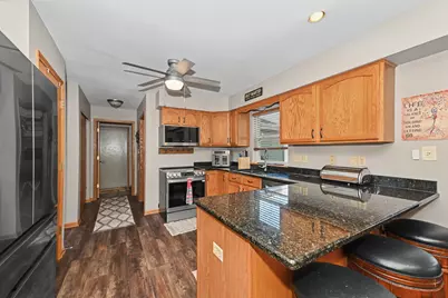 5730  Eagle Point Dr, Racine, WI 53406 - Photo 11