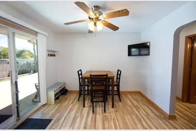 8825 W Morgan Ave, Milwaukee, WI 53228 - Photo 7