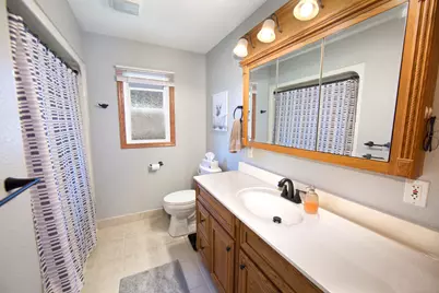 8825 W Morgan Ave, Milwaukee, WI 53228 - Photo 9