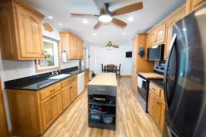 8825 W Morgan Ave, Milwaukee, WI 53228 - Photo 5