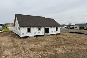 220 Linden Ln, Delavan, WI 53115 - Photo 3