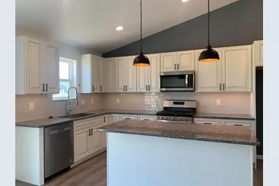 220  Linden Ln, Delavan, WI 53115 - Photo 3