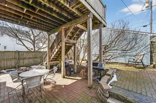 2203 N Bartlett Ave, Milwaukee, WI 53202 - Photo 25