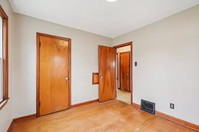 3622 S 16th St, Milwaukee, WI 53221 - Photo 11