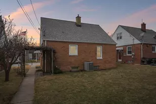 3622 S 16th St, Milwaukee, WI 53221 - Photo 25