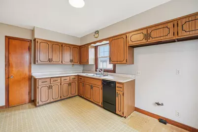 3622 S 16th St, Milwaukee, WI 53221 - Photo 5