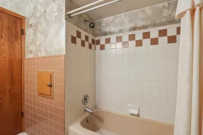 21840  Greendale Dr, Brookfield, WI 53186 - Photo 39