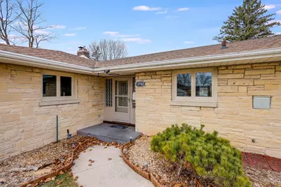 3702  Schroeder Dr, Manitowoc, WI 54220 - Photo 3