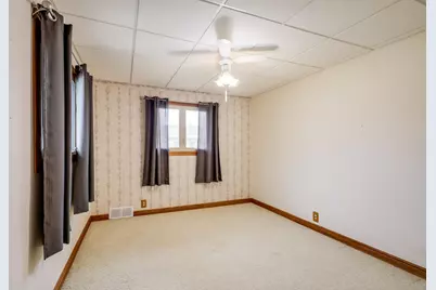 3702  Schroeder Dr, Manitowoc, WI 54220 - Photo 19